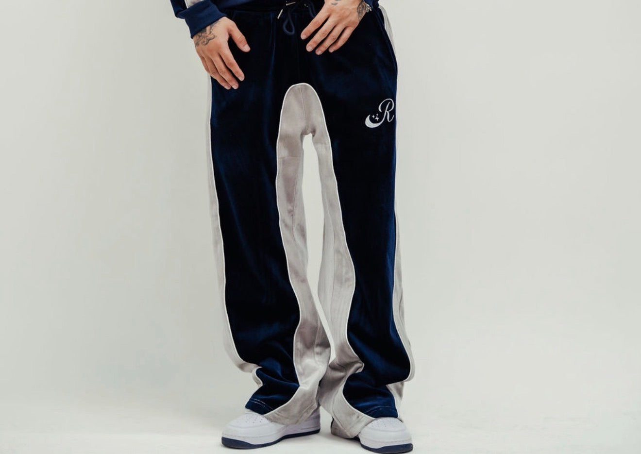 Menswear De La REVE Velour Pants